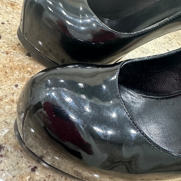 NWOT YVES SAINT LAURENT BLACK HEELS - Picture 8 of 16